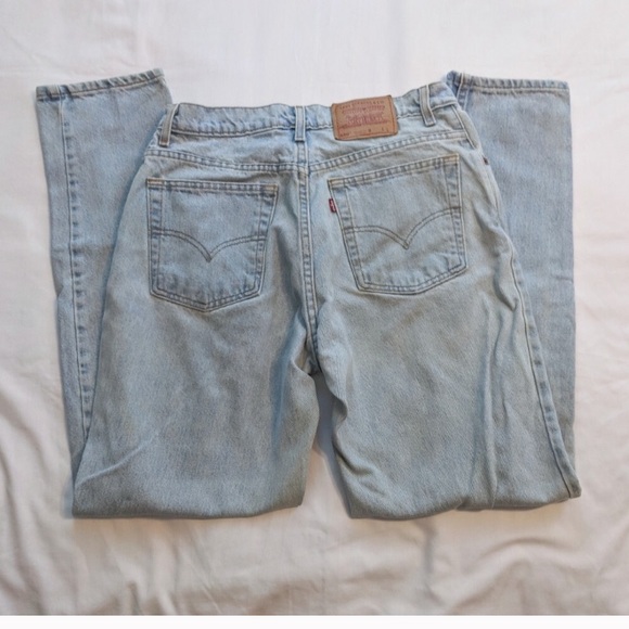 Vintage Levi 550 Relaxed Fit Tapered Leg - Picture 3 of 8